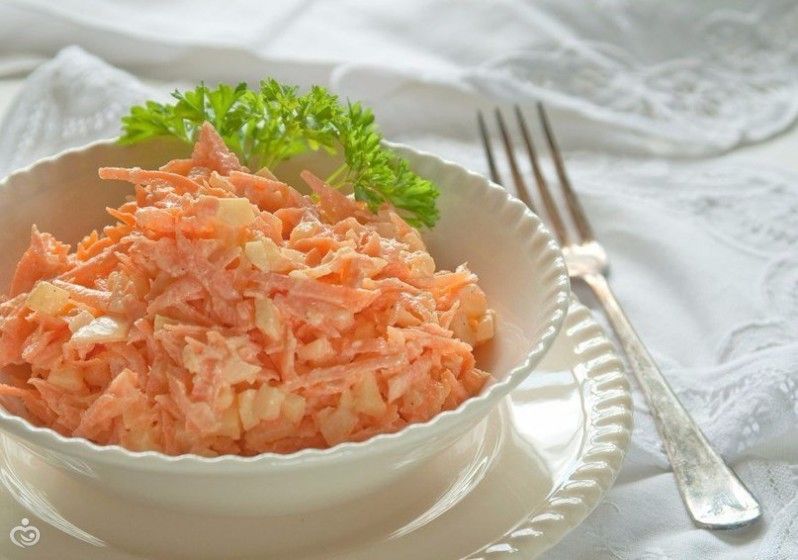 Морковный салат с яйцом Морковный салат с яйцом