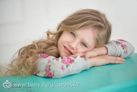 Две подружки хохотушки.