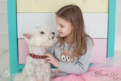 Две подружки хохотушки.