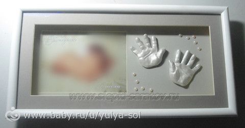 Мы делаем слепки детских ручек и ножек, чтобы сохранить для вас счастливые воспоминания о нежном возрасте малыша