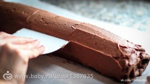 Шоколадно-банановый рулет