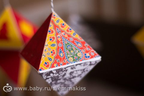 Цветной мобиль для малыша своими руками и варианты, как его подвесить