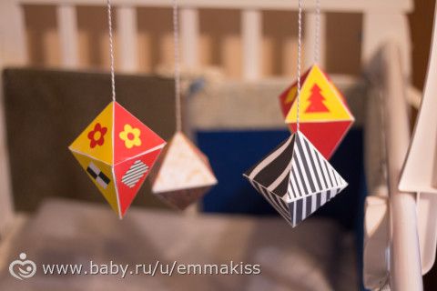 Цветной мобиль для малыша своими руками и варианты, как его подвесить