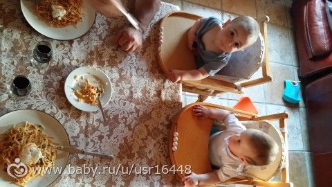 12 месяцев с хвостиком. Наши прогулки. Еще два зуба у Лилу.