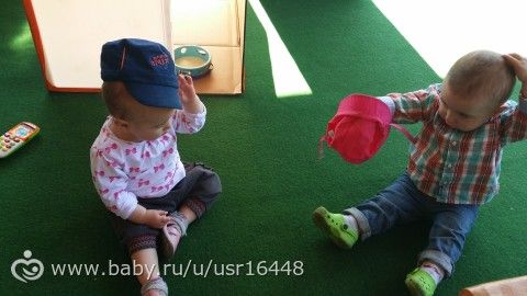 12 месяцев с хвостиком. Наши прогулки. Еще два зуба у Лилу.