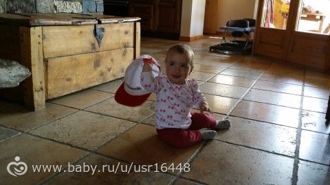 12 месяцев с хвостиком. Наши прогулки. Еще два зуба у Лилу.