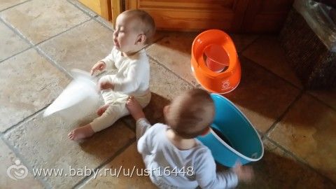12 месяцев с хвостиком. Наши прогулки. Еще два зуба у Лилу.