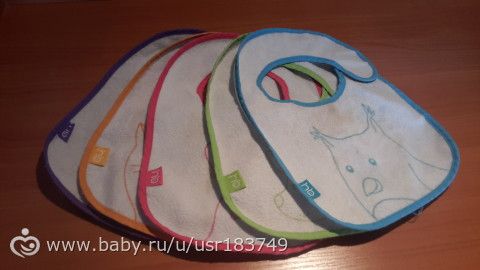 Отдам много новых пеленок, клеенку и слюнявчики.