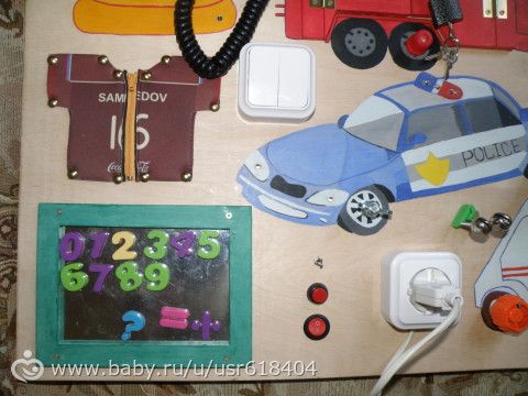 Бизиборд - доска с замочками