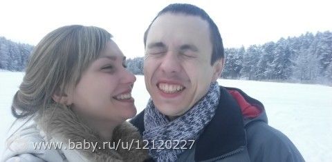 Цените часы и дни когда малыш сидит на руках. Он скоро встанет и уйдет. Берегите детство