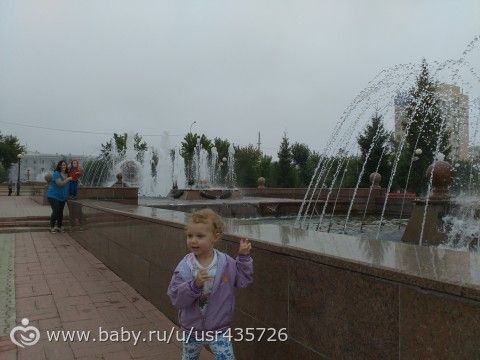 Как непоседливые дети выгуливали засидевшихся дома мамаш